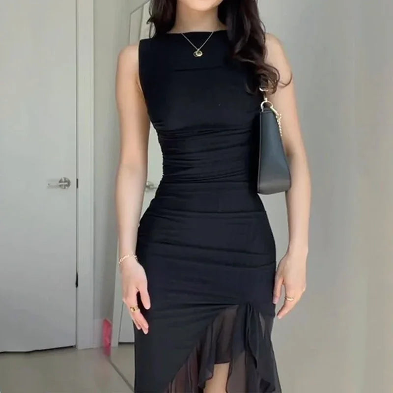 Lela™ Elegant Black Backless Dress